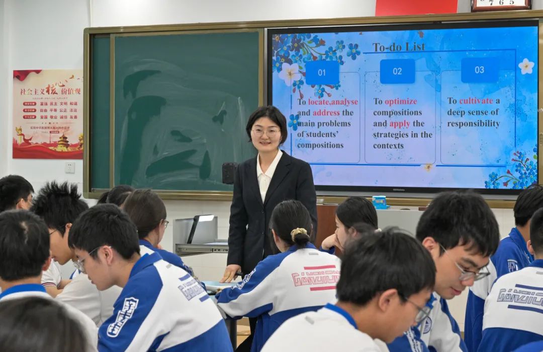 青年教师张舒舒