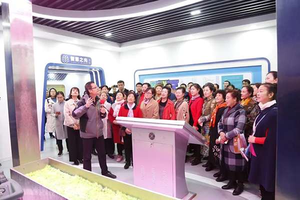 唐冶街道恒大名都社区到我校开展“不忘初心、牢记使命”主题教育