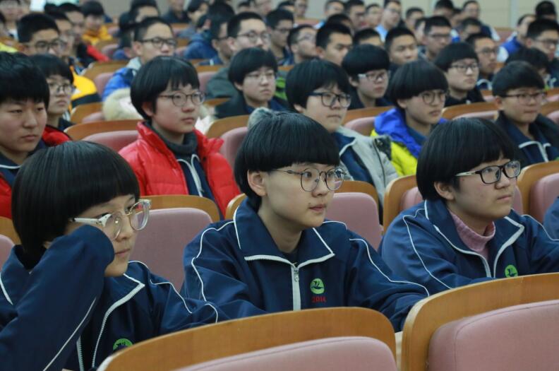 华南理工大学来历城二中做招生宣传