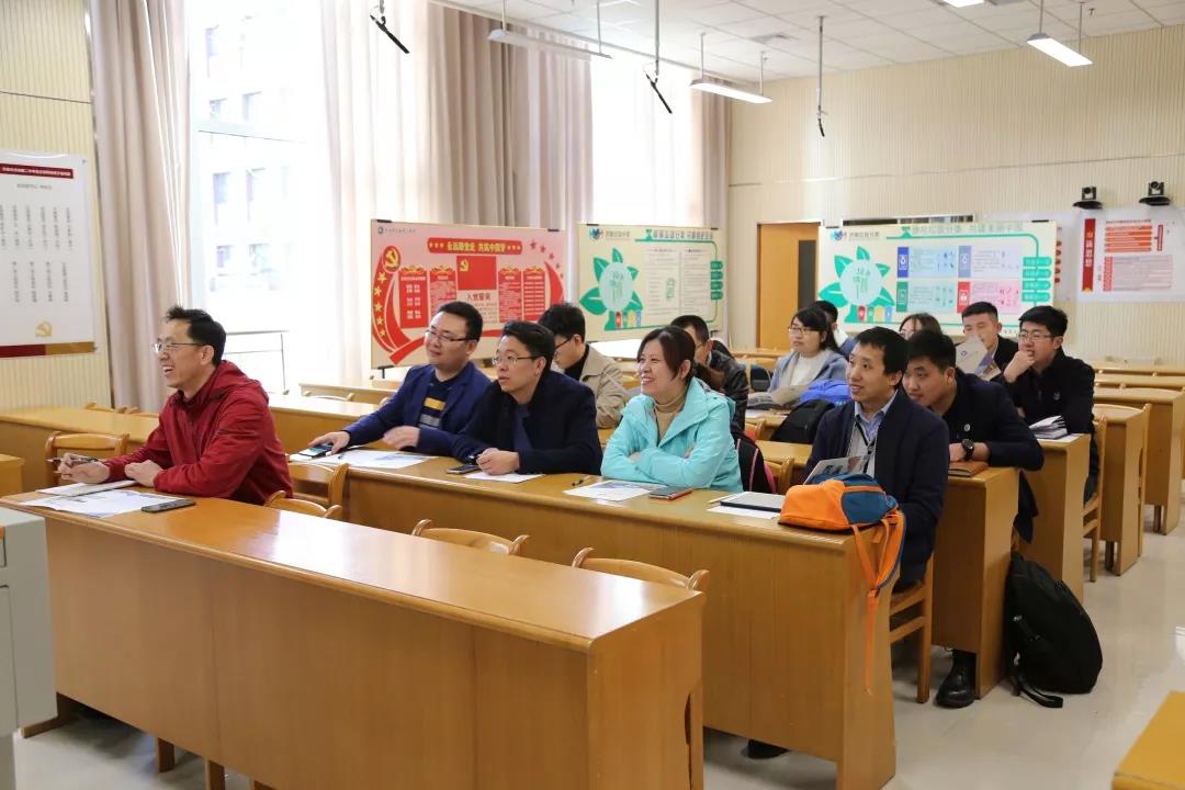 青岛五十八中到历城二中考察交流